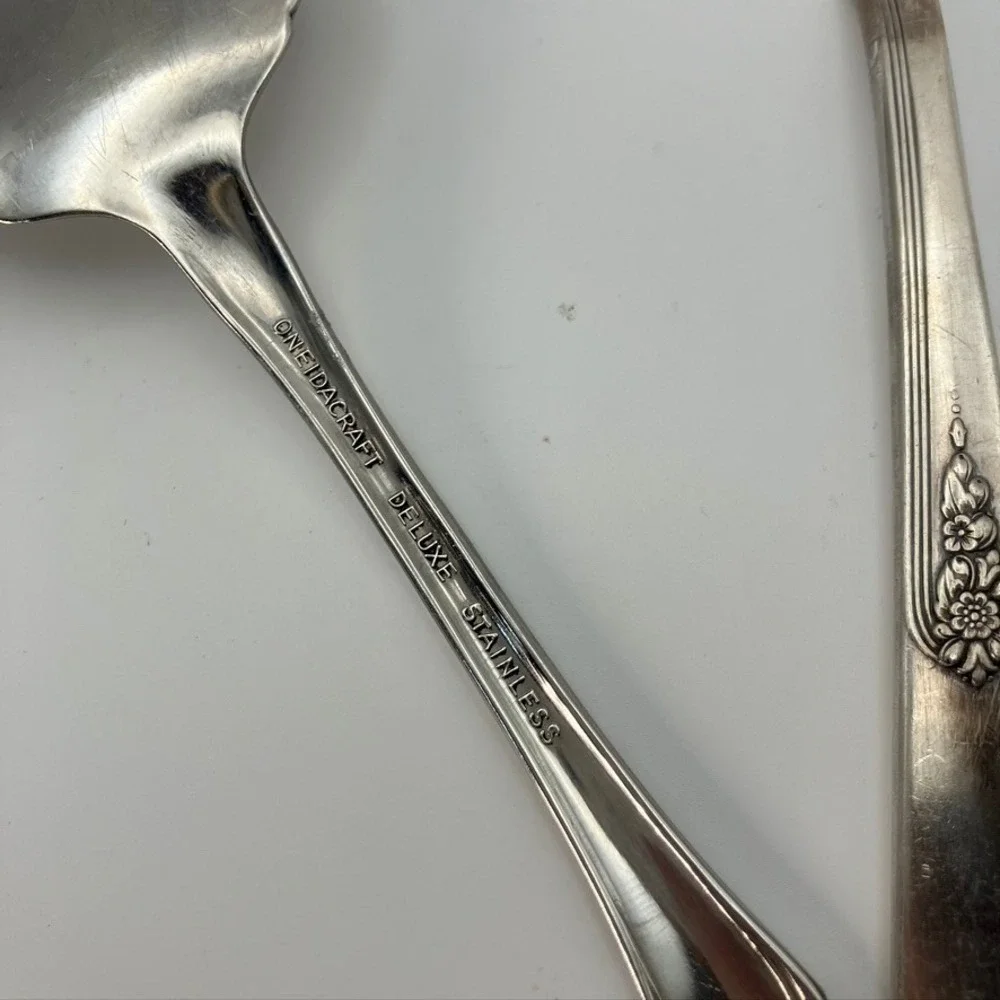 Vintage Flatware Oneidacraft Stainless Pierced Server & Holmes Edwards‎ IS Knife